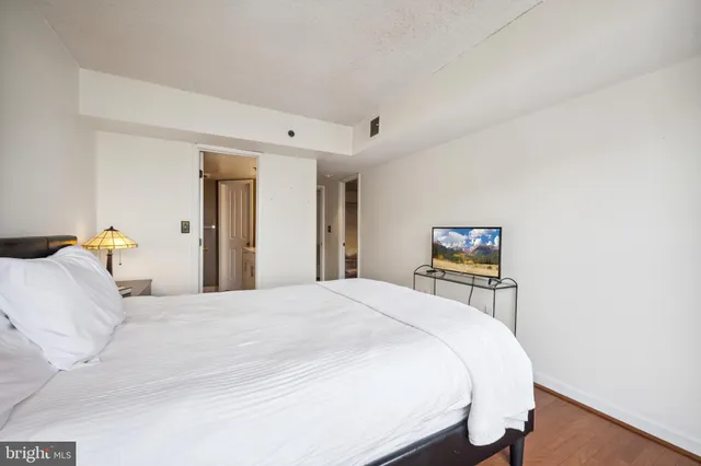 $470,000 | 601 Pennsylvania Avenue Northwest, Unit 1110, Washington, DC 20004