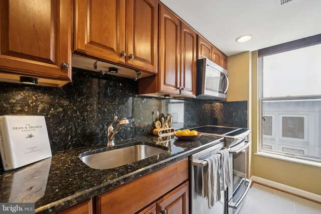 $470,000 | 601 Pennsylvania Avenue Northwest, Unit 1110, Washington, DC 20004