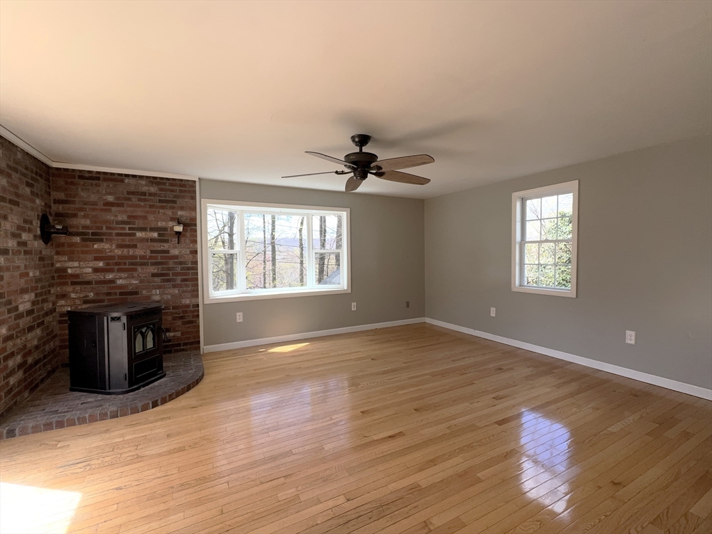 32 Heroult Road Worcester, MA 01606 - Photo 7 of 23 Gallery Image 7