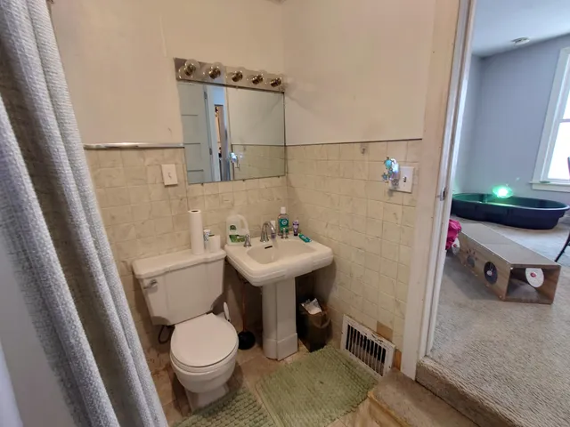 $215,000 | 1201 East Kane Place, Milwaukee, WI 53202