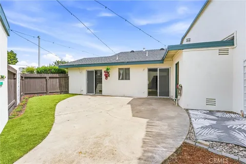 $827,000 | 20230 Peach Lane, Huntington Beach, CA 92646