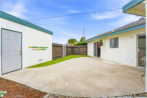 $827,000 | 20230 Peach Lane, Huntington Beach, CA 92646