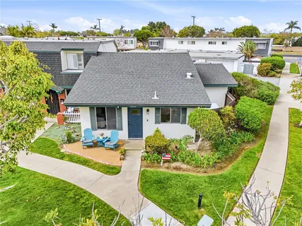 $827,000 | 20230 Peach Lane, Huntington Beach, CA 92646