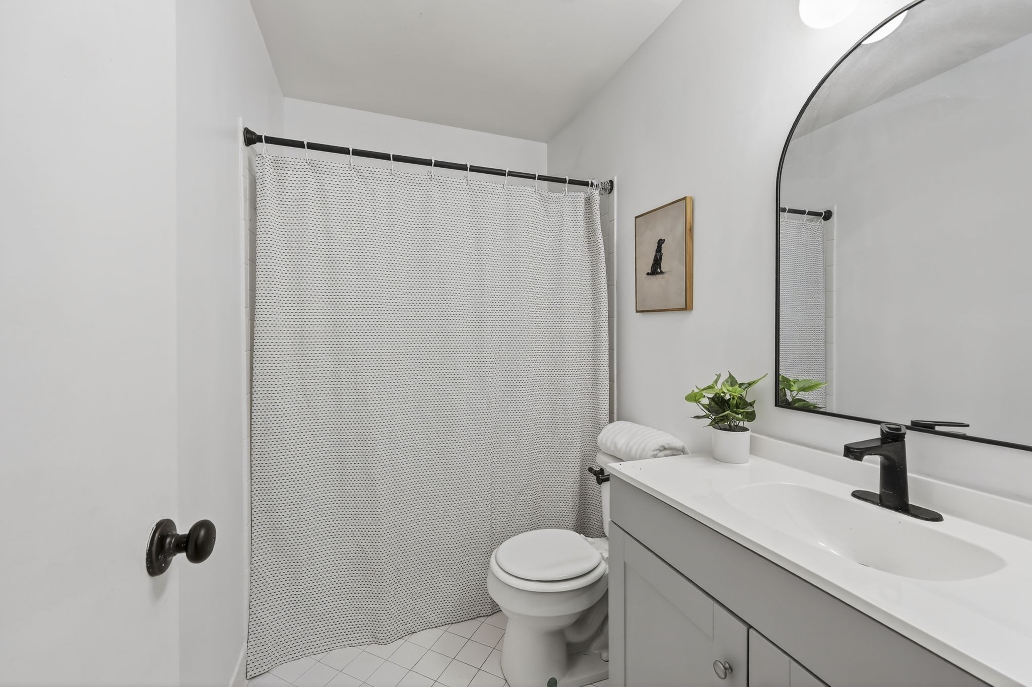367 Huntington Ridge Drive Nashville, TN 37211 - Photo 18 of 28 a bathroom with a sink and toilet