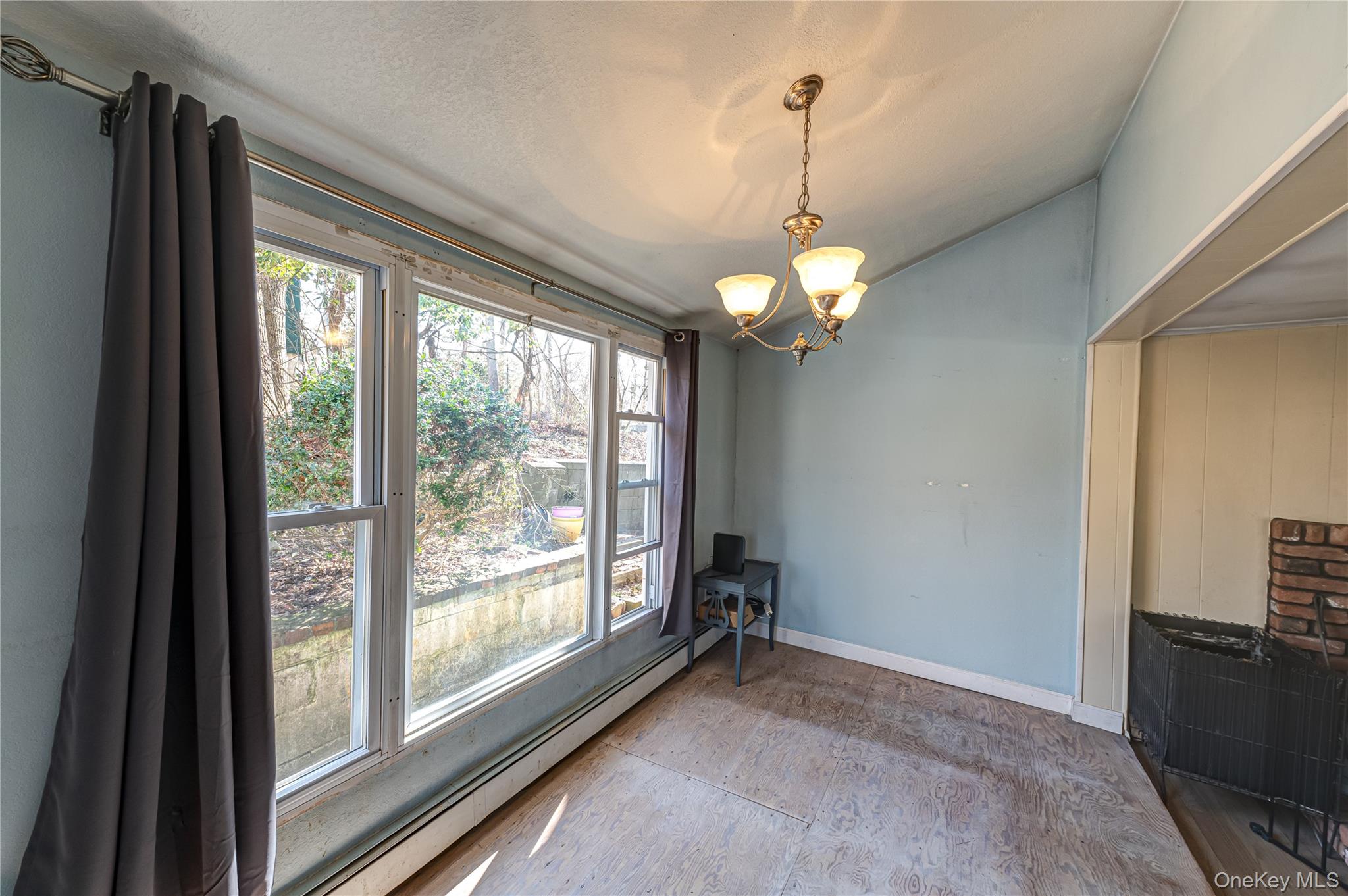 75 Herod Point Road Wading River, NY 11792 - Photo 13 of 29 Alternate view with large window