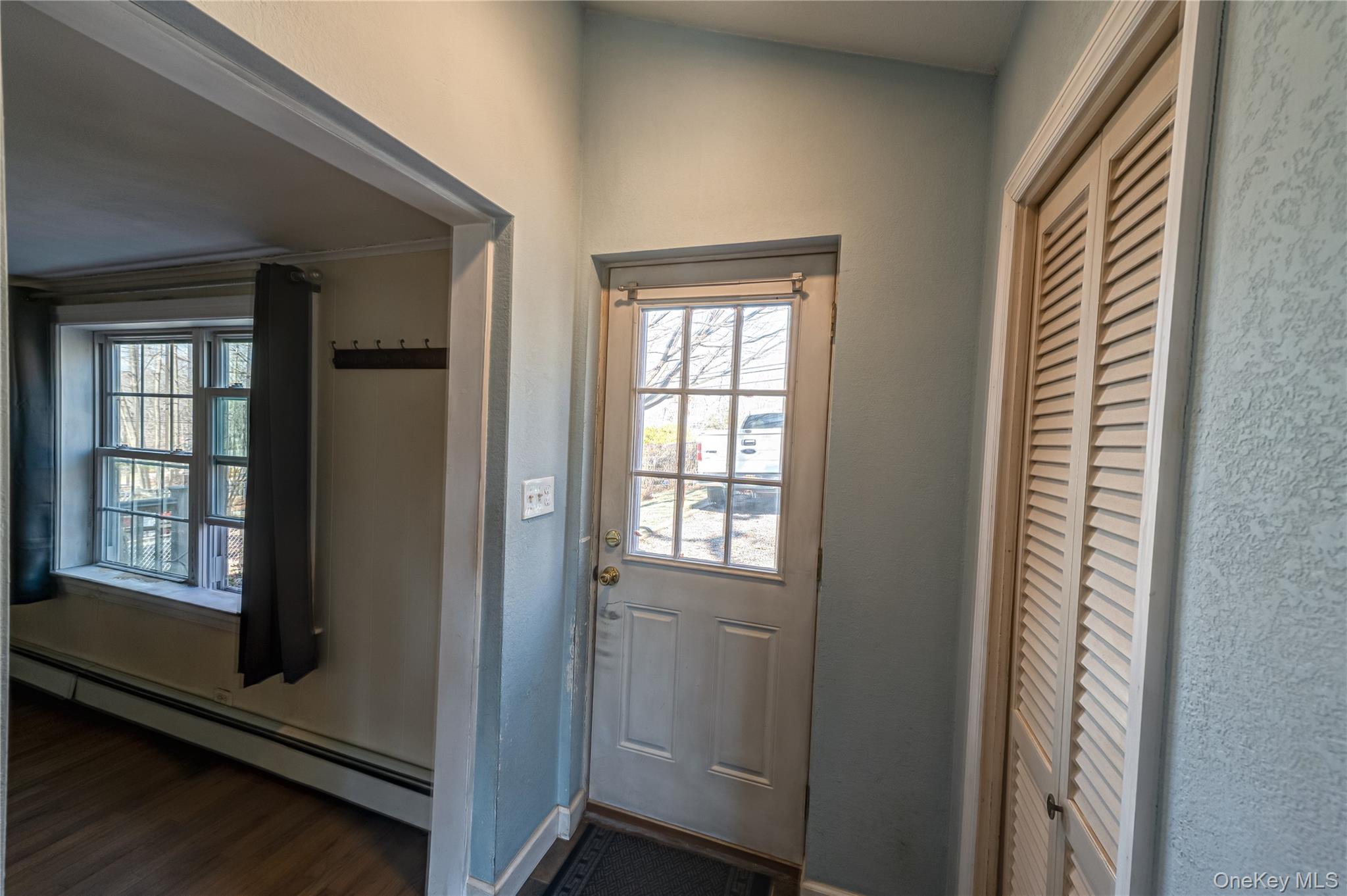 75 Herod Point Road Wading River, NY 11792 - Photo 14 of 29 Dining/Flex Area looking at front entrance