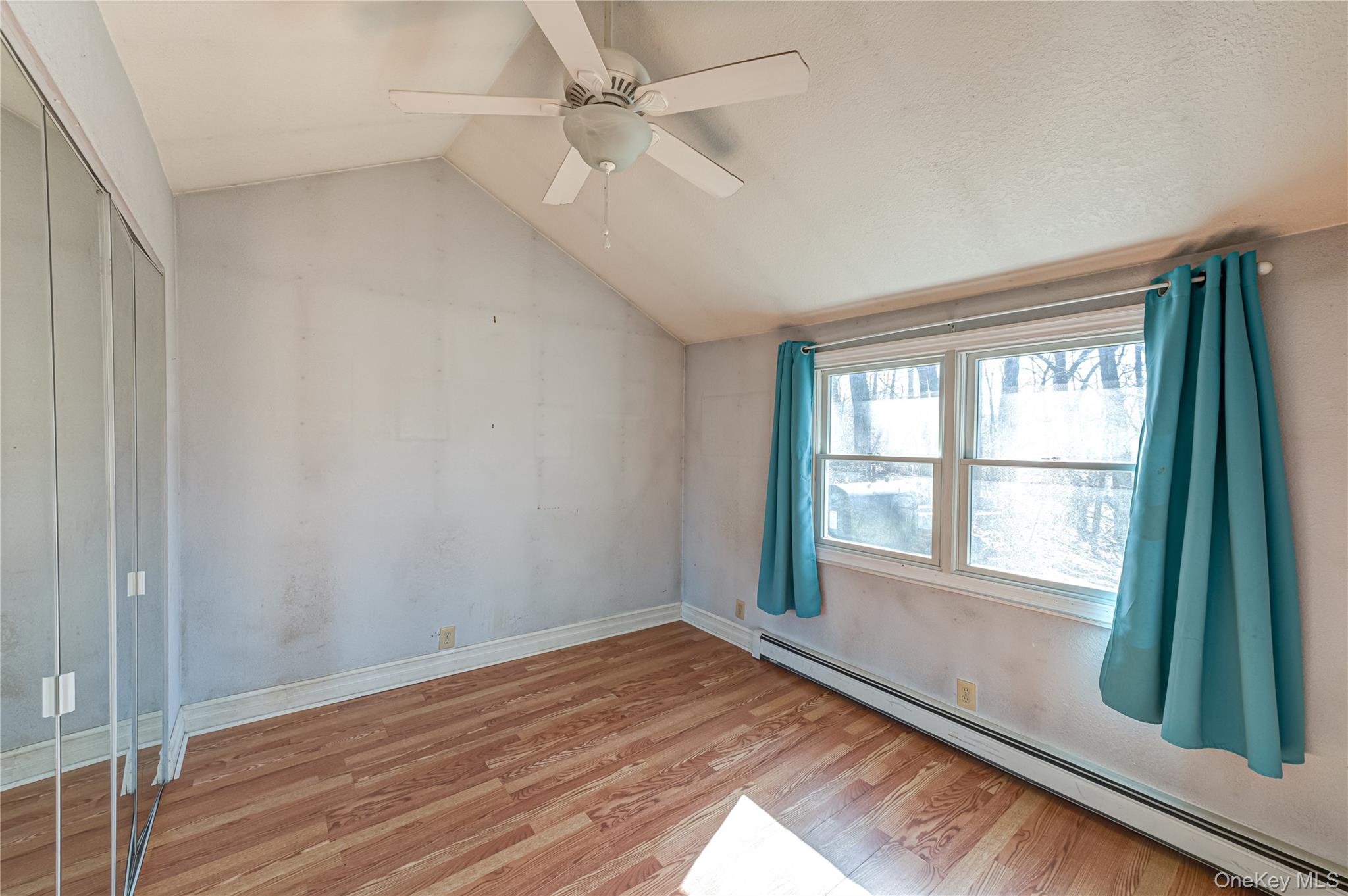 75 Herod Point Road Wading River, NY 11792 - Photo 21 of 29 Vaulted ceilings