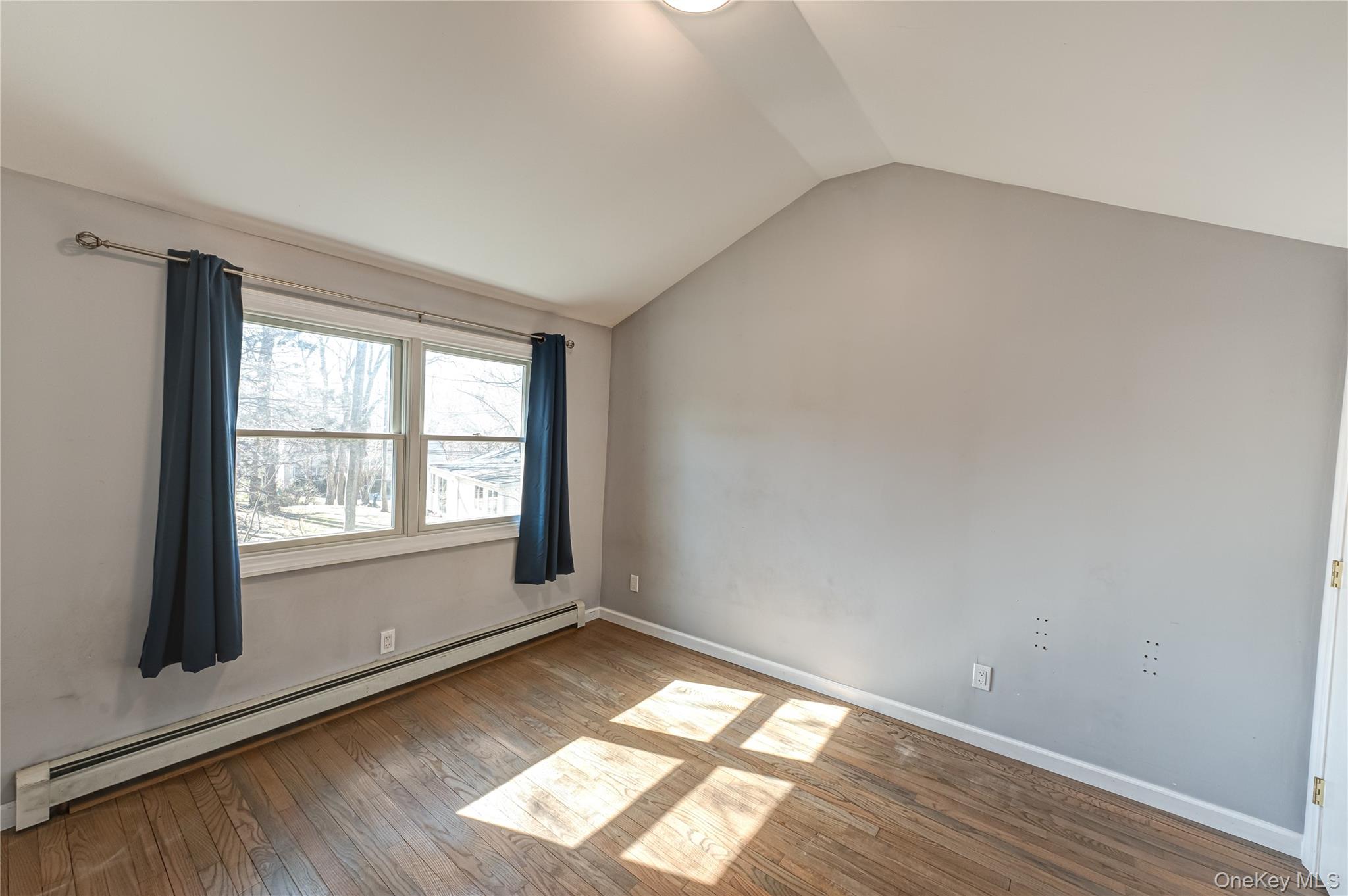 75 Herod Point Road Wading River, NY 11792 - Photo 24 of 29 Vaulted ceilings