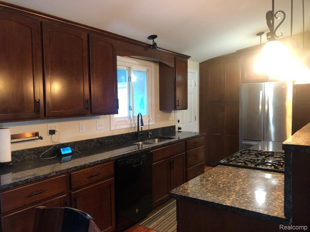 5656 Sutton Road Dryden, MI 48428 - Photo 11 of 31 21.jpg