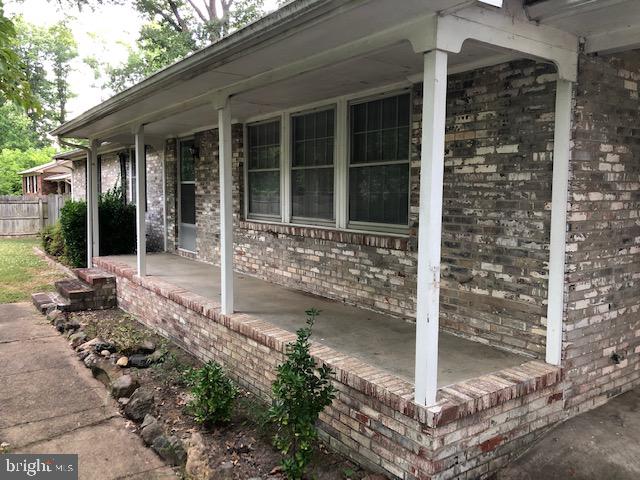 5259 Gordon Drive King George, VA 22485 - Photo 2 of 22 Exterior Front Porch