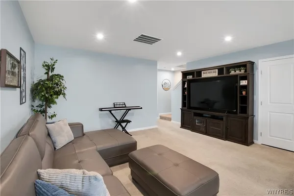 $273,900 | 126 South Drive, West Seneca, NY 14218