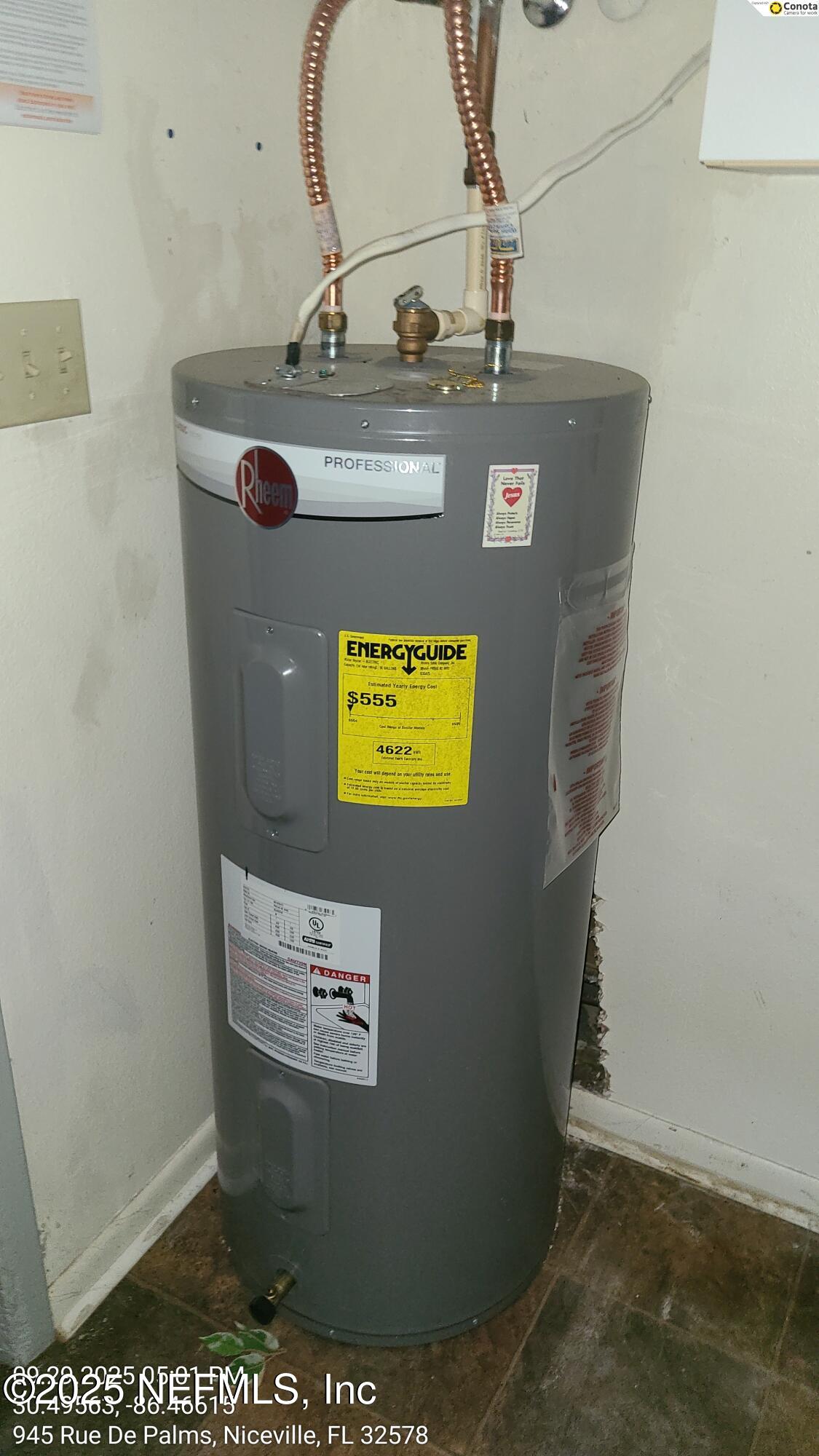 945 Rue De Palms Niceville, FL 32578 - Photo 31 of 37 a view of water heater