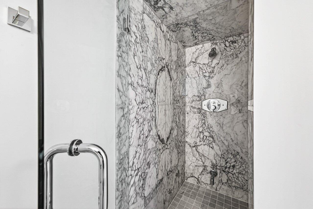900 Northeast Spanish River Boulevard, Unit 7E Boca Raton, FL 33431 - Photo 28 of 71 GUEST SHOWER