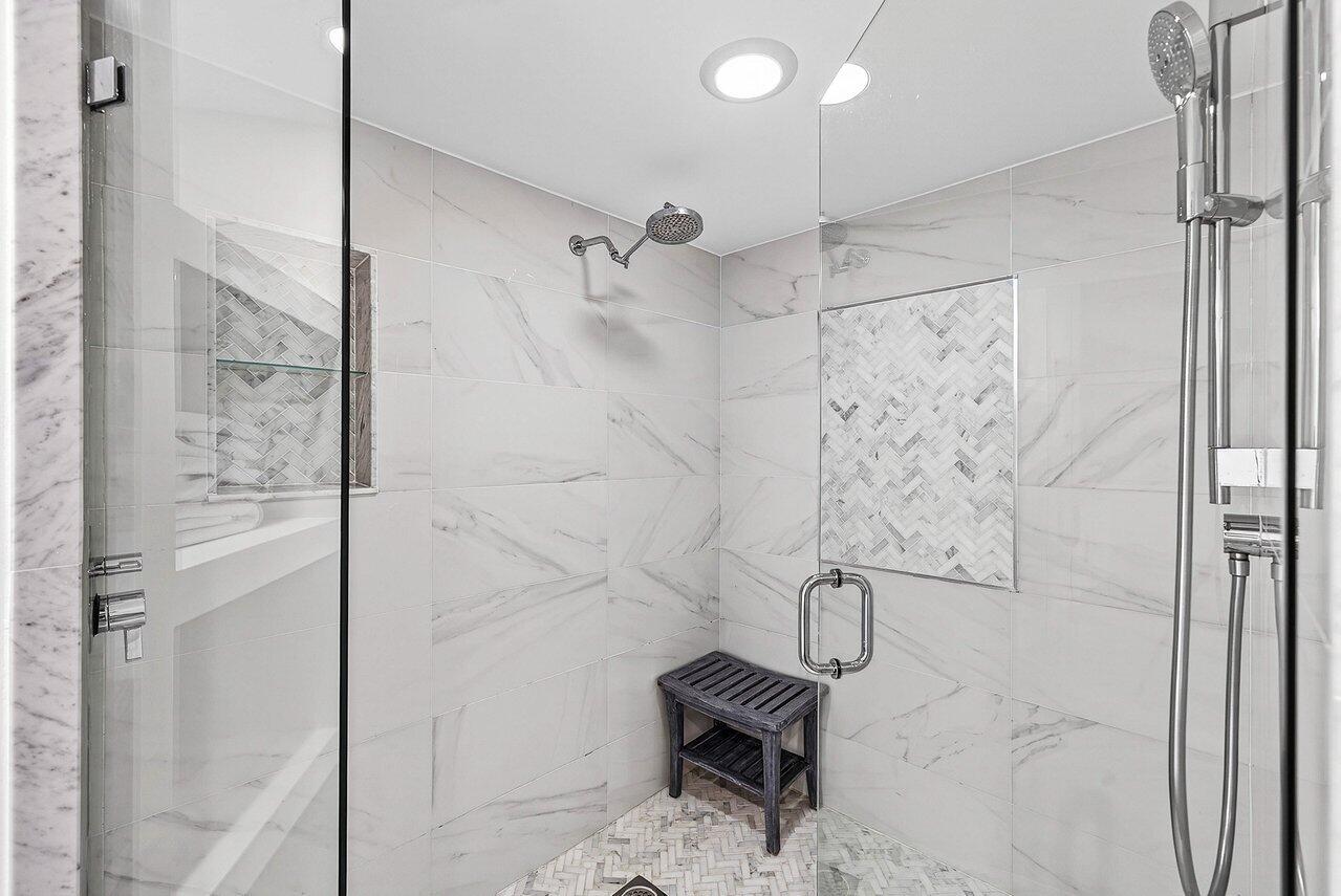 900 Northeast Spanish River Boulevard, Unit 7E Boca Raton, FL 33431 - Photo 38 of 71 PRIMARY SHOWER