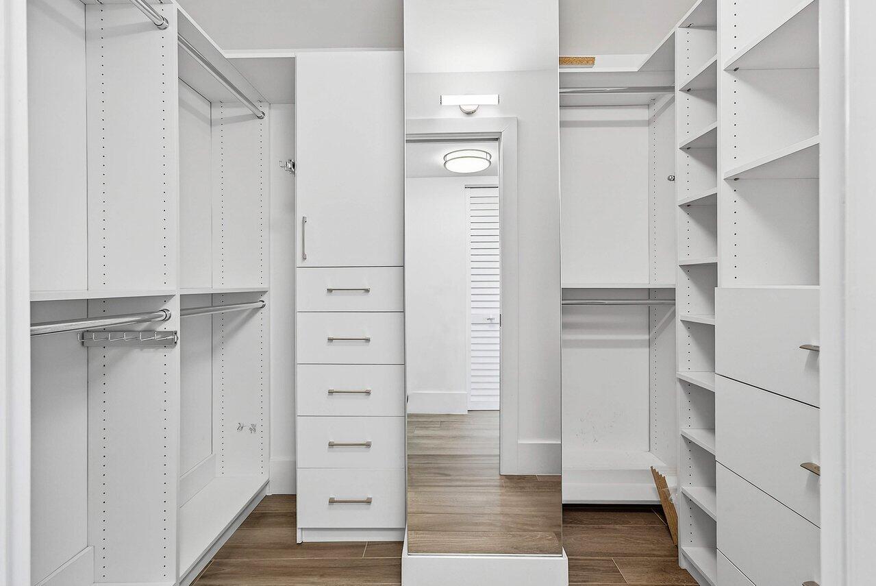 900 Northeast Spanish River Boulevard, Unit 7E Boca Raton, FL 33431 - Photo 40 of 71 PRIMARY CLOSET