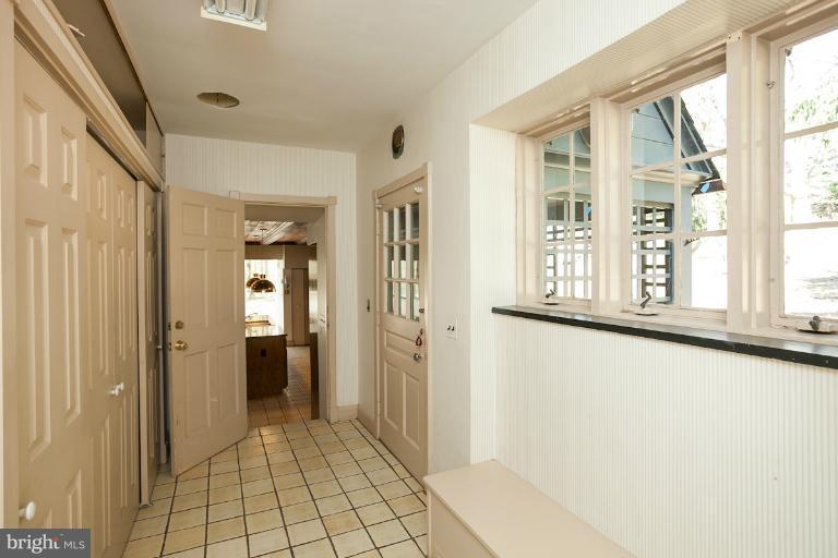 2001 Wiltonwood Road Stevenson, MD 21153 - Photo 7 of 21 Mud Room