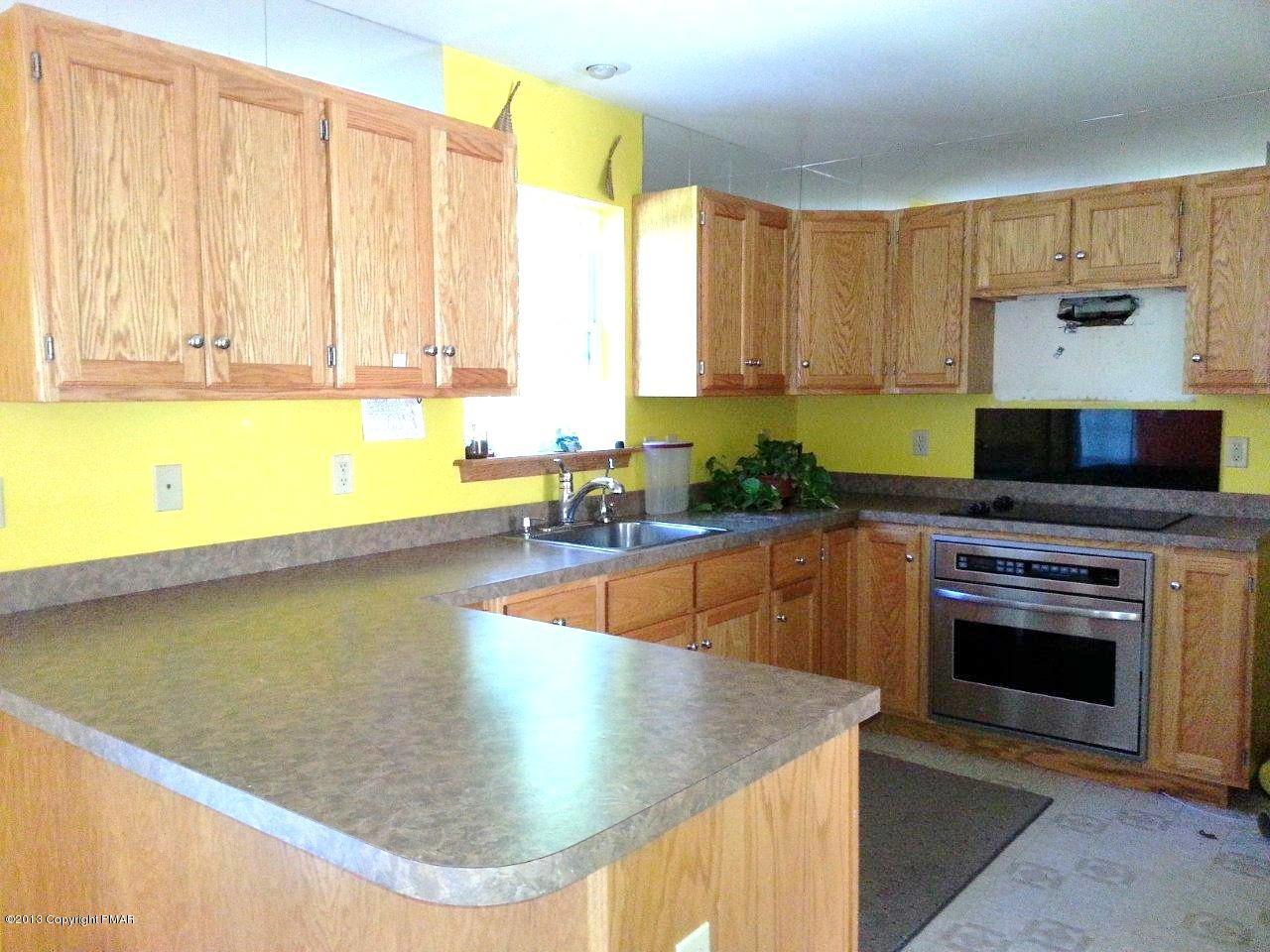 2289 Bismark Road Blakeslee, PA 18610 - Photo 5 of 13 Ramdin Kitchen