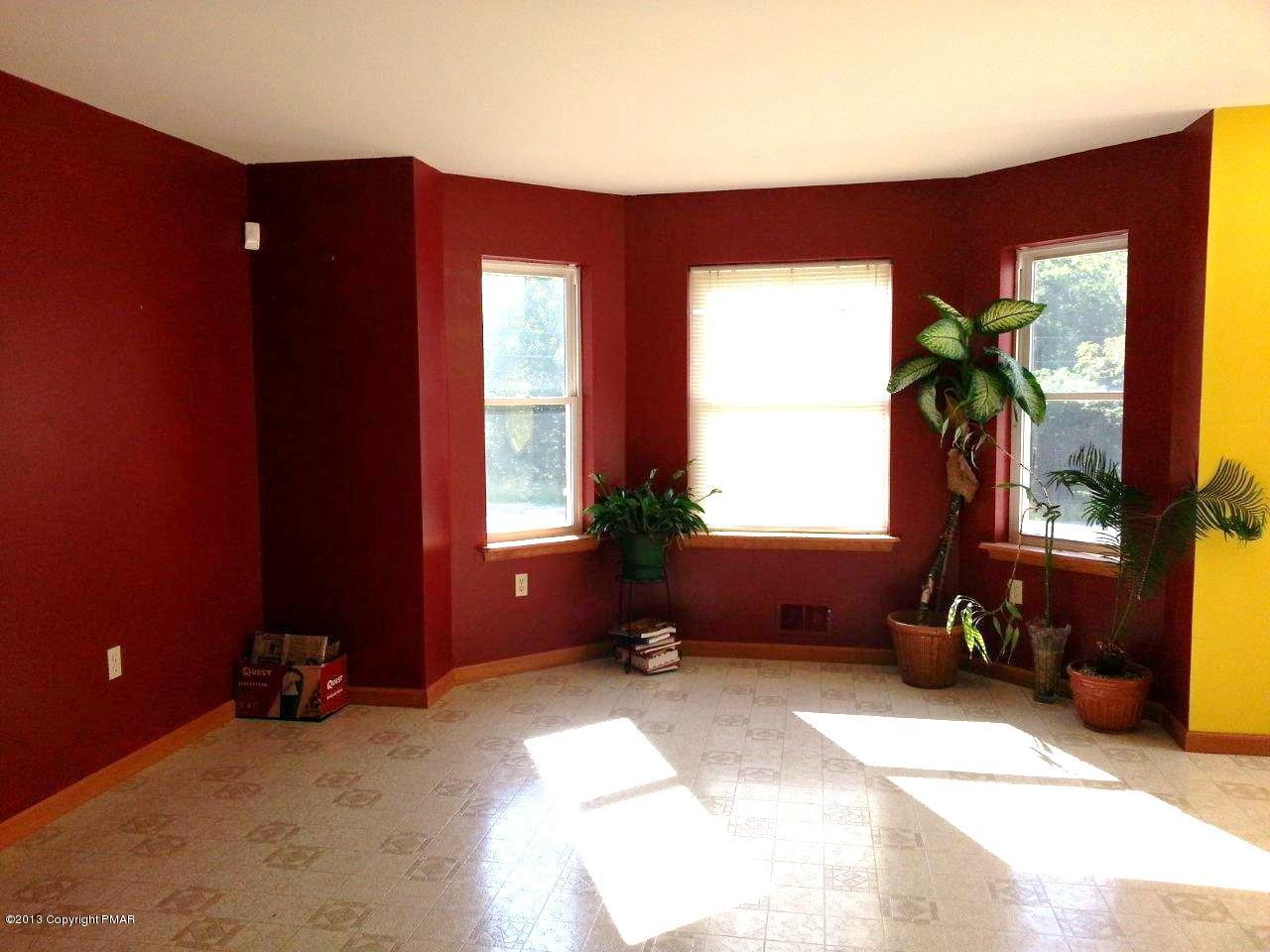 2289 Bismark Road Blakeslee, PA 18610 - Photo 8 of 13 Ramdin Dining