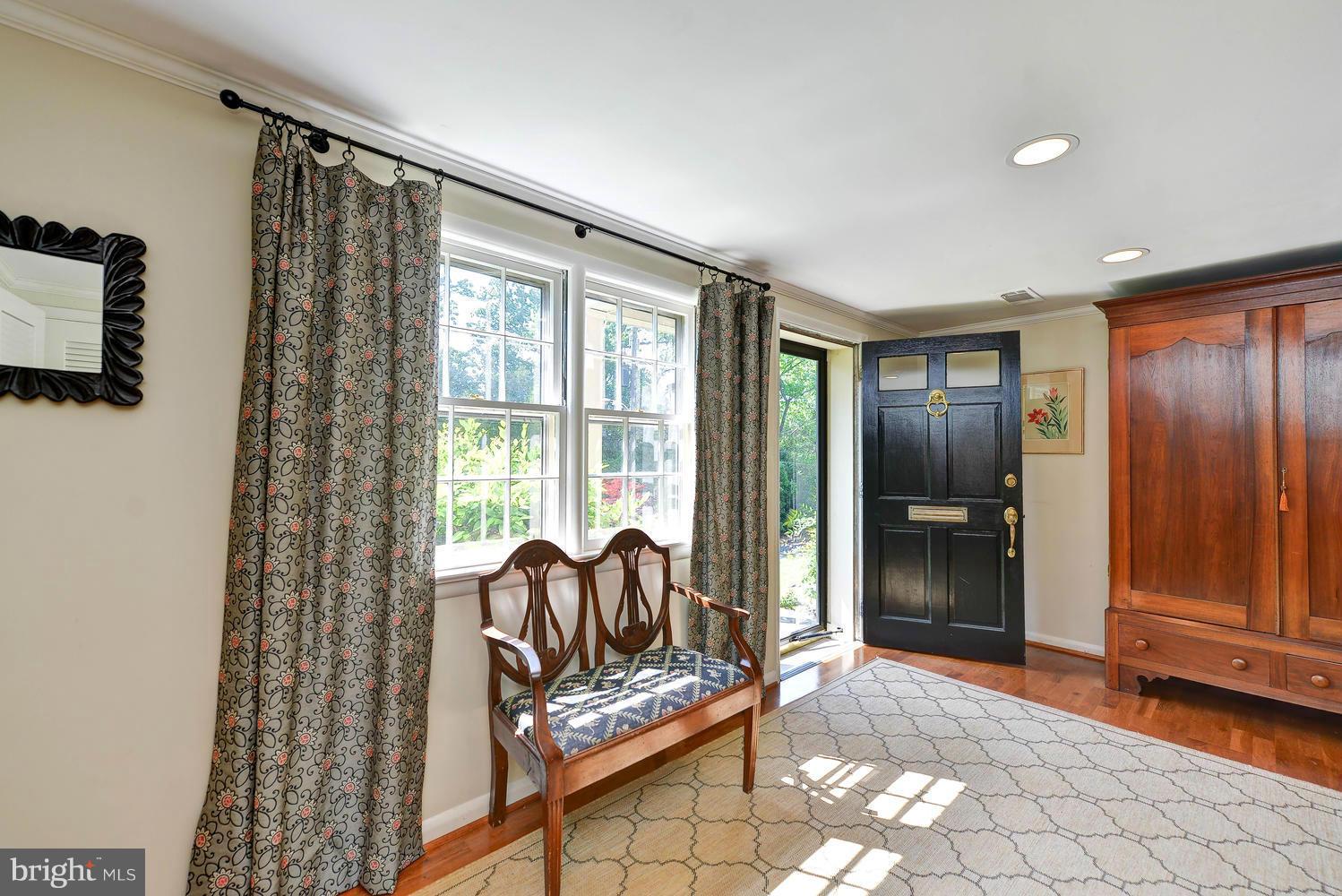 2312 Windsor Road Alexandria, VA 22307 - Photo 2 of 20 Entry Foyer