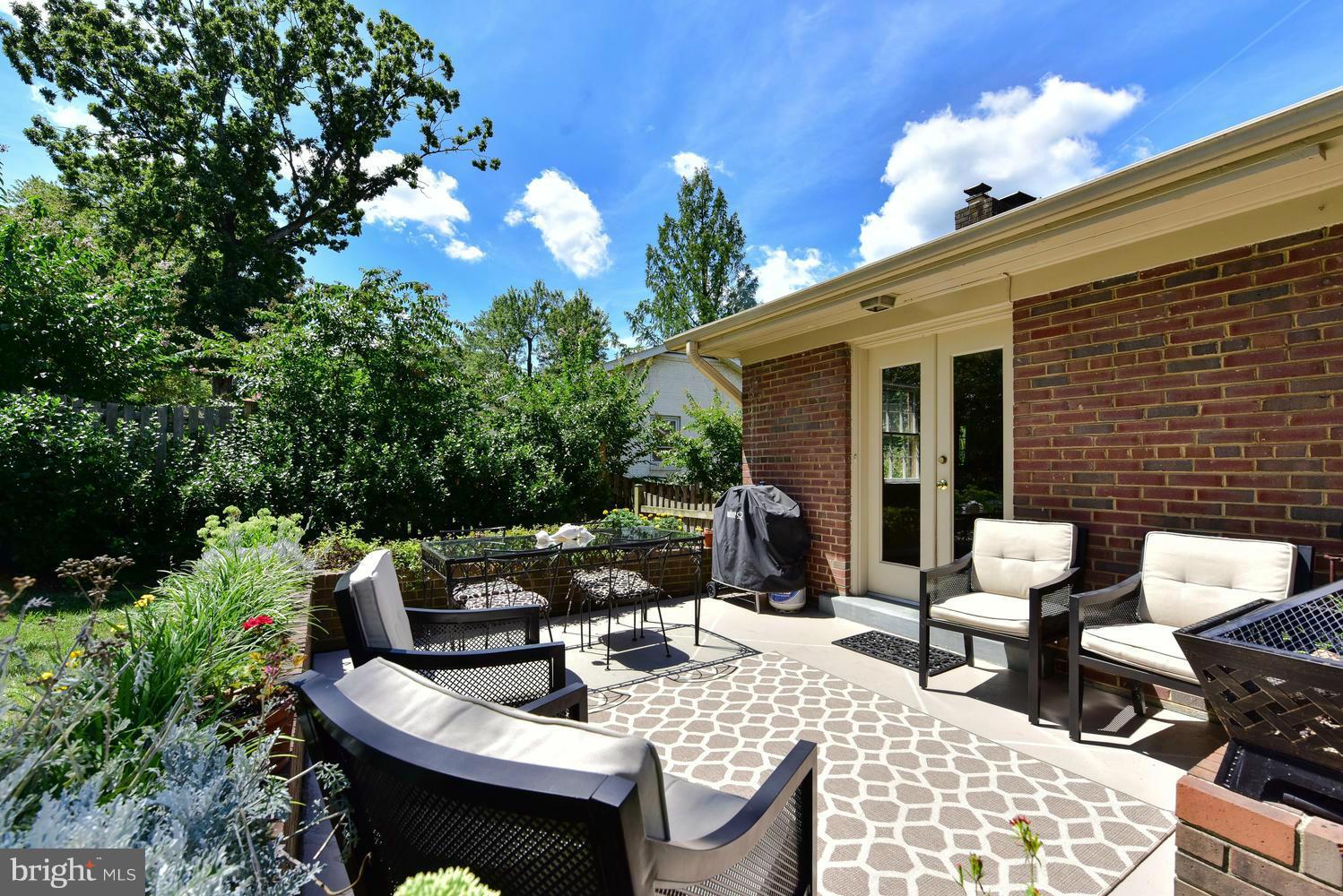 2312 Windsor Road Alexandria, VA 22307 - Photo 17 of 20 Patio