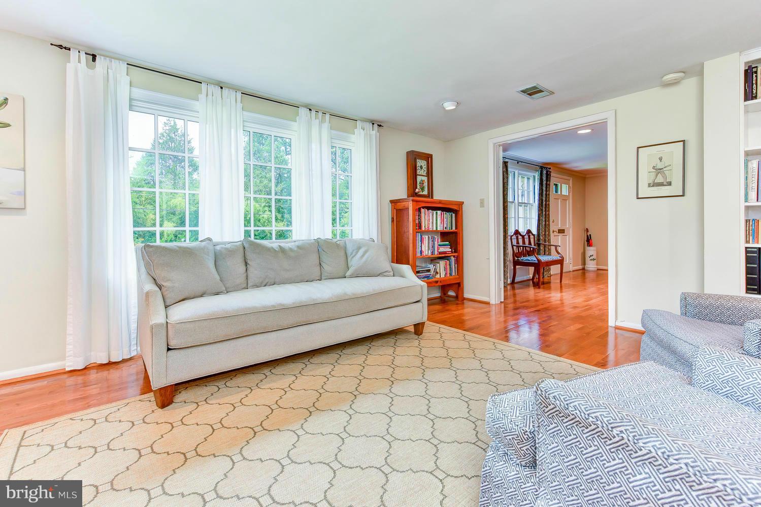 2312 Windsor Road Alexandria, VA 22307 - Photo 3 of 20 Family Room