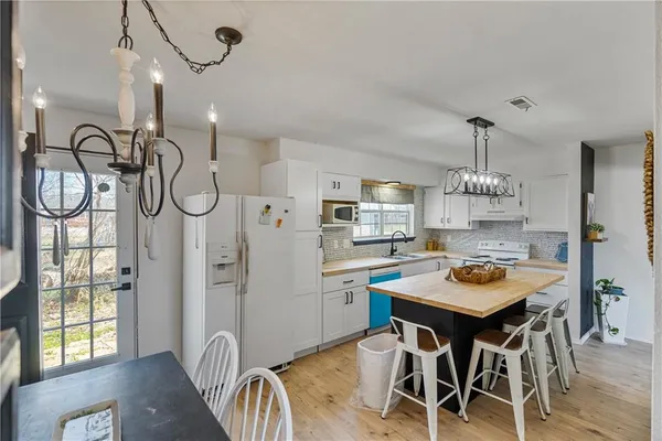 $205,000 | 401 North Edgewood Drive, Coffeyville, KS 67337