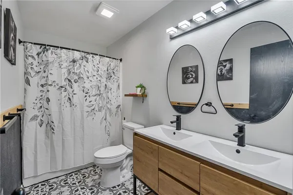 $205,000 | 401 North Edgewood Drive, Coffeyville, KS 67337