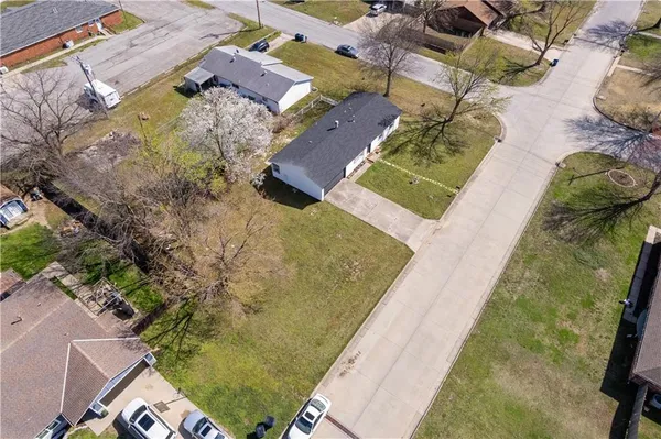 $205,000 | 401 North Edgewood Drive, Coffeyville, KS 67337