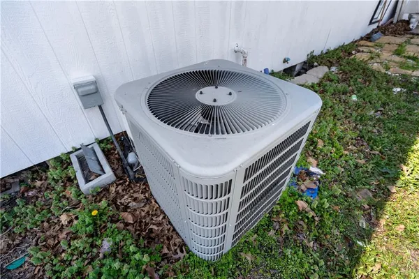 $205,000 | 401 North Edgewood Drive, Coffeyville, KS 67337