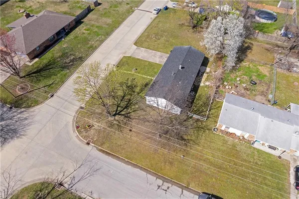 $205,000 | 401 North Edgewood Drive, Coffeyville, KS 67337
