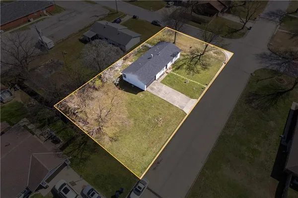 $205,000 | 401 North Edgewood Drive, Coffeyville, KS 67337