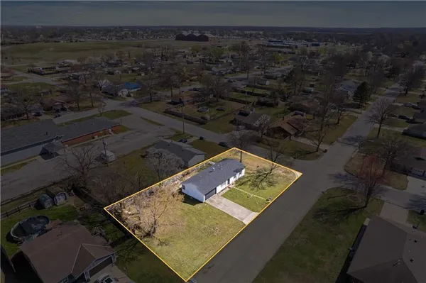 $205,000 | 401 North Edgewood Drive, Coffeyville, KS 67337