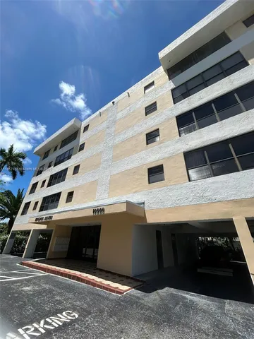 $1,975 | 10000 Bay Harbor Terrace, Unit 204A, Bay Harbor Islands, FL 33154