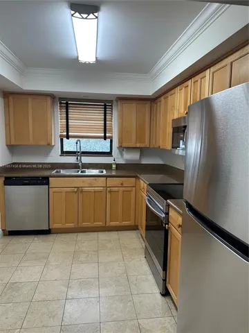 $1,975 | 10000 Bay Harbor Terrace, Unit 204A, Bay Harbor Islands, FL 33154