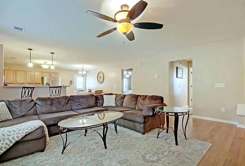 140 Thistle Road Goose Creek, SC 29445 - Photo 5 of 26 IMG_9168_IMG_9178-copy