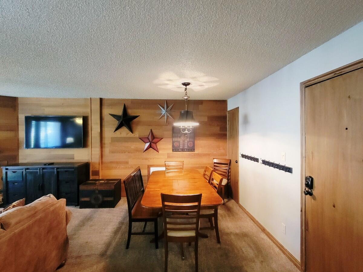 407 South Vasels Road, Unit 17 Brian Head, UT 84719 - Photo 8 of 49 Dining Area1