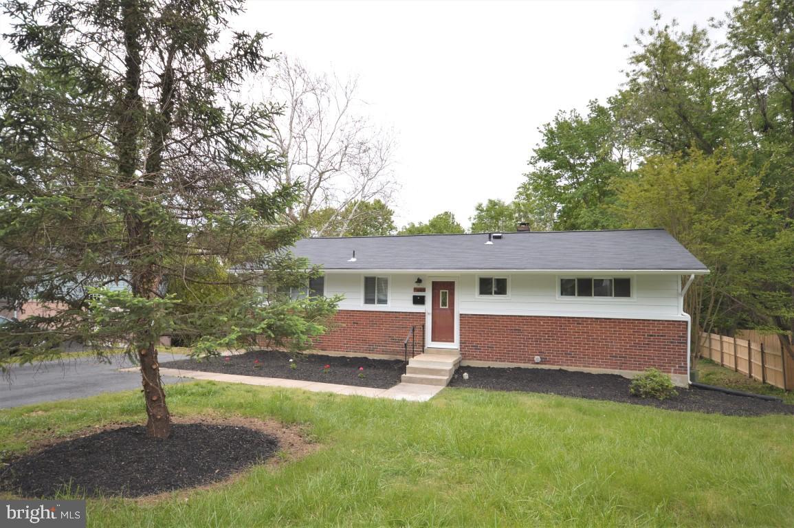 4429 Roundhill Road Alexandria, VA 22310 - Photo 2 of 24 Rambler with 4 Bedrooms!