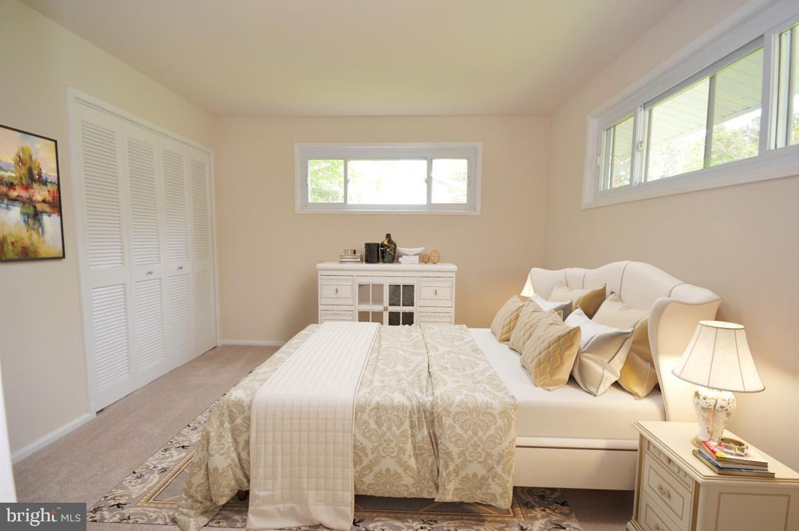 4429 Roundhill Road Alexandria, VA 22310 - Photo 15 of 24 Gallery Image 15