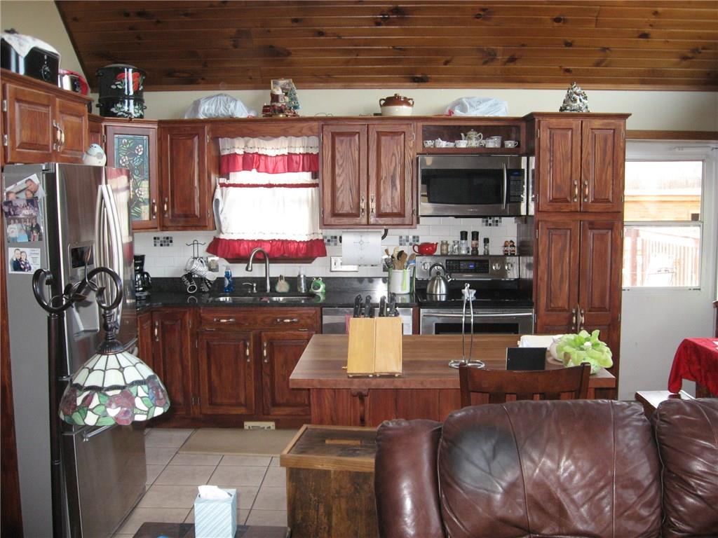 653 Claypike Road Acme, PA 15610 - Photo 9 of 24 Kitchen