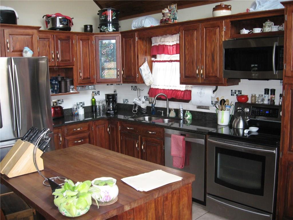 653 Claypike Road Acme, PA 15610 - Photo 10 of 24 Kitchen appliances stay with the Home.