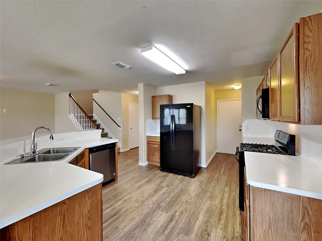 $2,415 | 226 Golden Oak Drive, Texas City, TX 77591