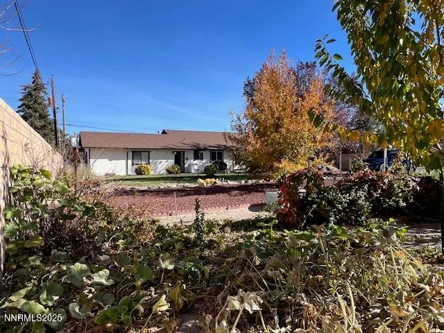 $450,000 | 71 Highway 208, Yerington, NV 89447