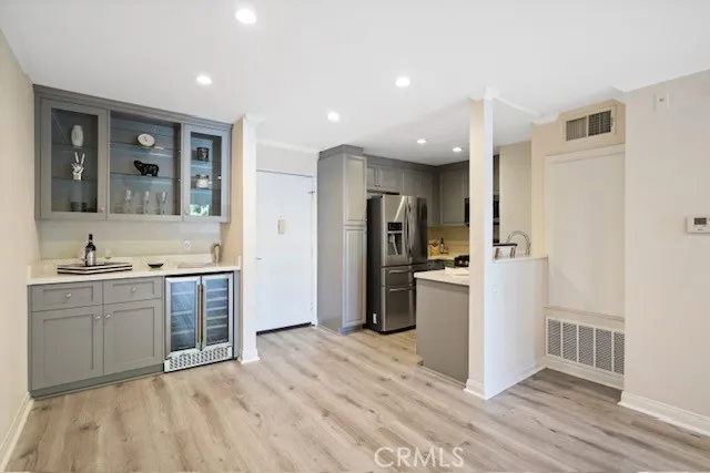 $2,500 | 21400 Burbank Boulevard, Unit 115, Woodland Hills, CA 91367