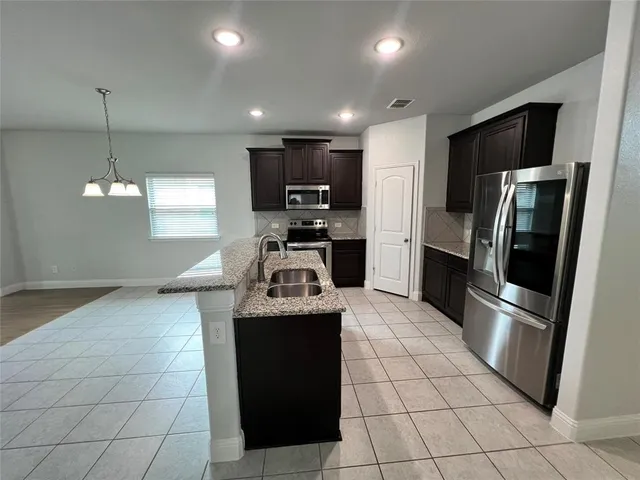 $1,995 | 688 Navasota Drive, Crandall, TX 75114