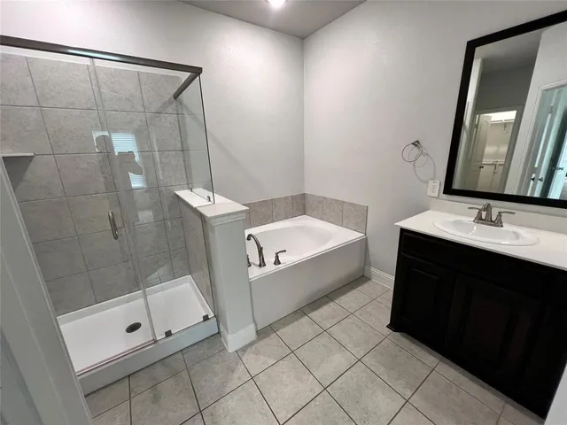 $1,995 | 688 Navasota Drive, Crandall, TX 75114