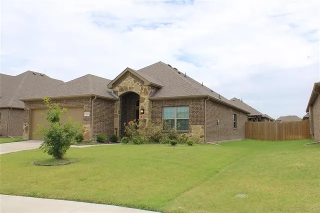 $1,995 | 688 Navasota Drive, Crandall, TX 75114