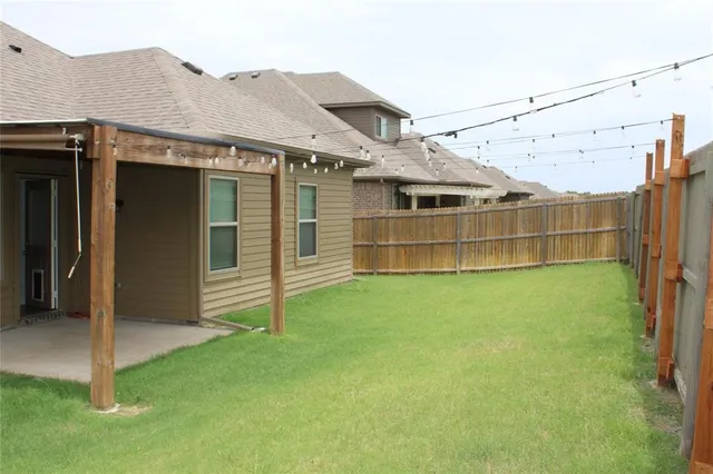 $1,995 | 688 Navasota Drive, Crandall, TX 75114