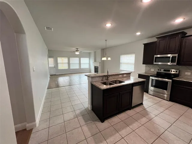 $1,995 | 688 Navasota Drive, Crandall, TX 75114