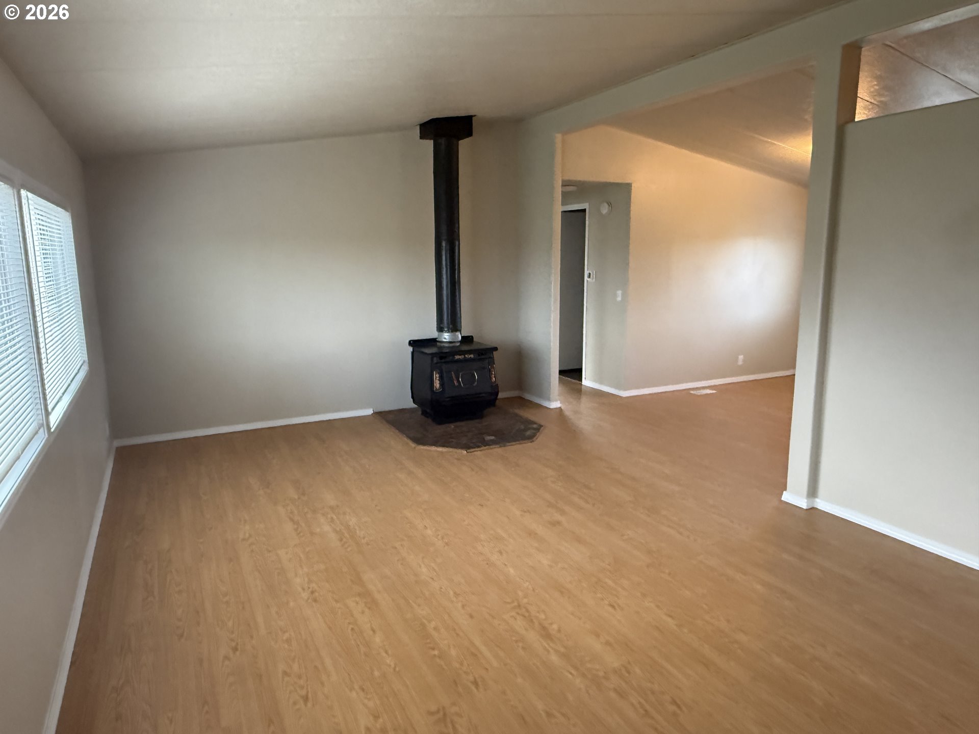 80718 Craig Road Hermiston, OR 97838 - Photo 8 of 14 Living Room/Entrance