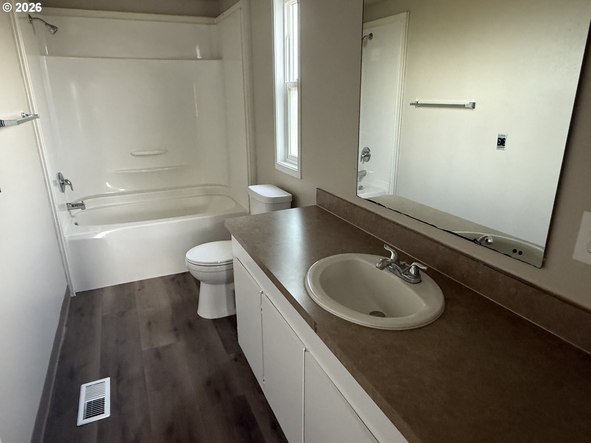 80718 Craig Road Hermiston, OR 97838 - Photo 10 of 14 Bathroom